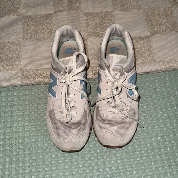Women’s New Balance 574 sneakers size 8 Only worn a few times. - Picture 1 of 8